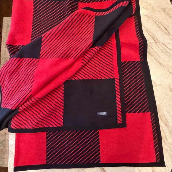 ChappyWrap Blanket for Vineyard Vines Buffalo Plaid - NWT - Picture 6 of 8